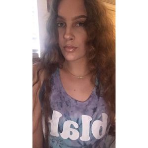 Meet your Posher, Hayley